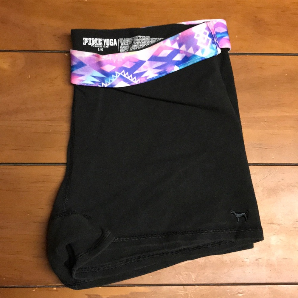 Victoria’s Secret Pink Yoga Shorts Size L